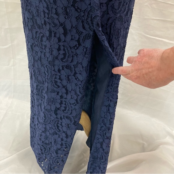 David’s Bridal navy lace gown size 4 - Picture 6 of 15